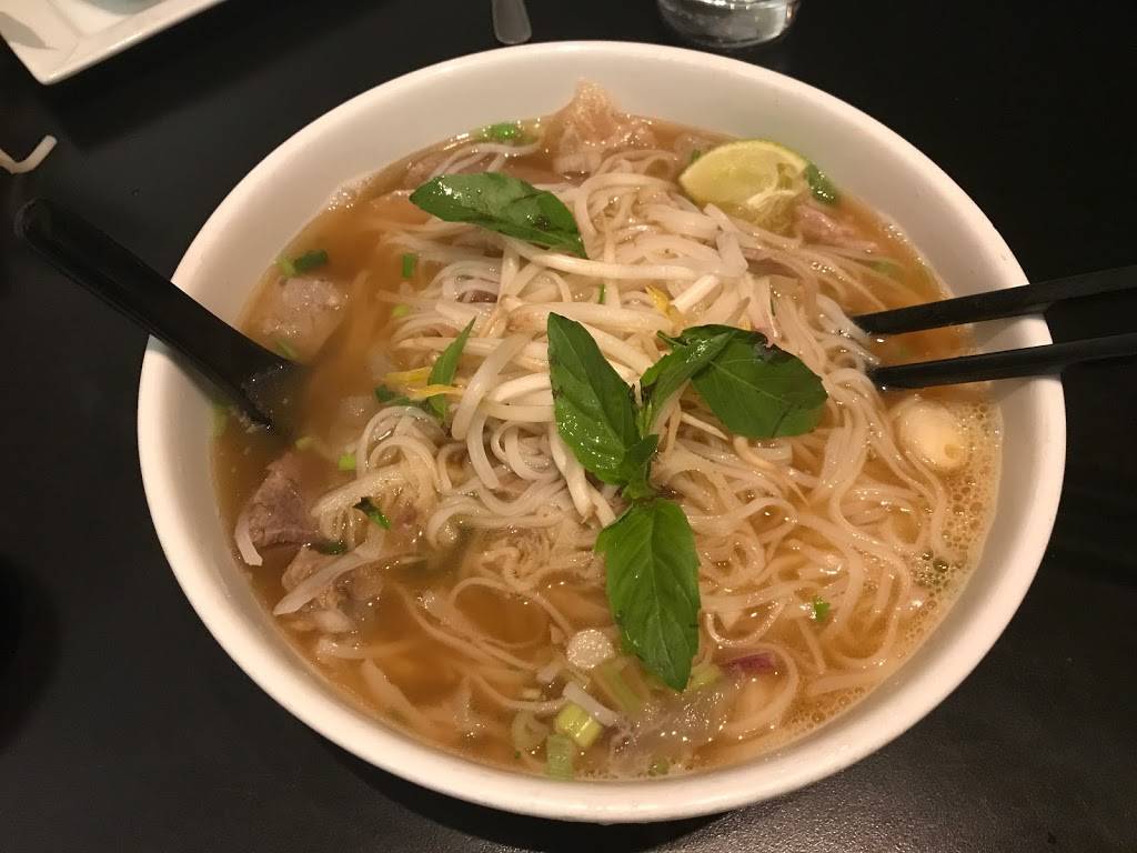Pho Thi Fusion | restaurant | 129 Riocan Ave, Nepean, ON K2J 5G3, Canada | 6138253325 OR +1 613-825-3325