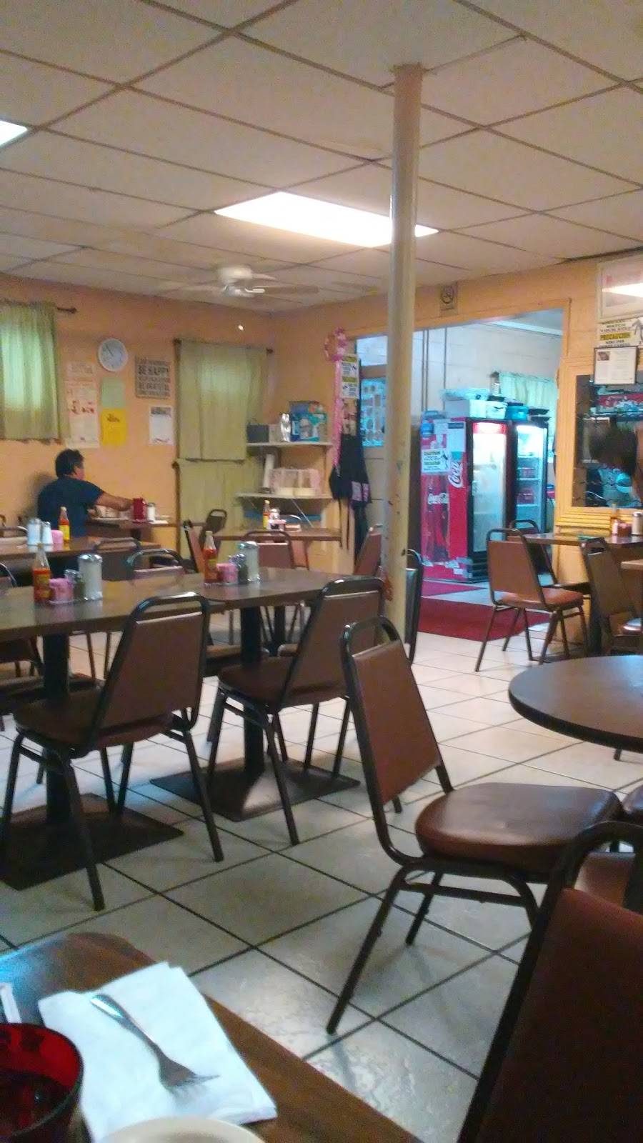 Mittman Fine Foods | restaurant | 1125 S Mittman St, San Antonio, TX 78210, USA | 2105323318 OR +1 210-532-3318