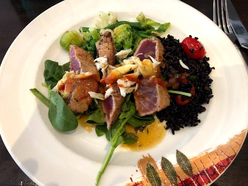 Ludals Italian Restaurant | restaurant | 28 Broadway, North Haven, CT 06473, USA | 2032341814 OR +1 203-234-1814