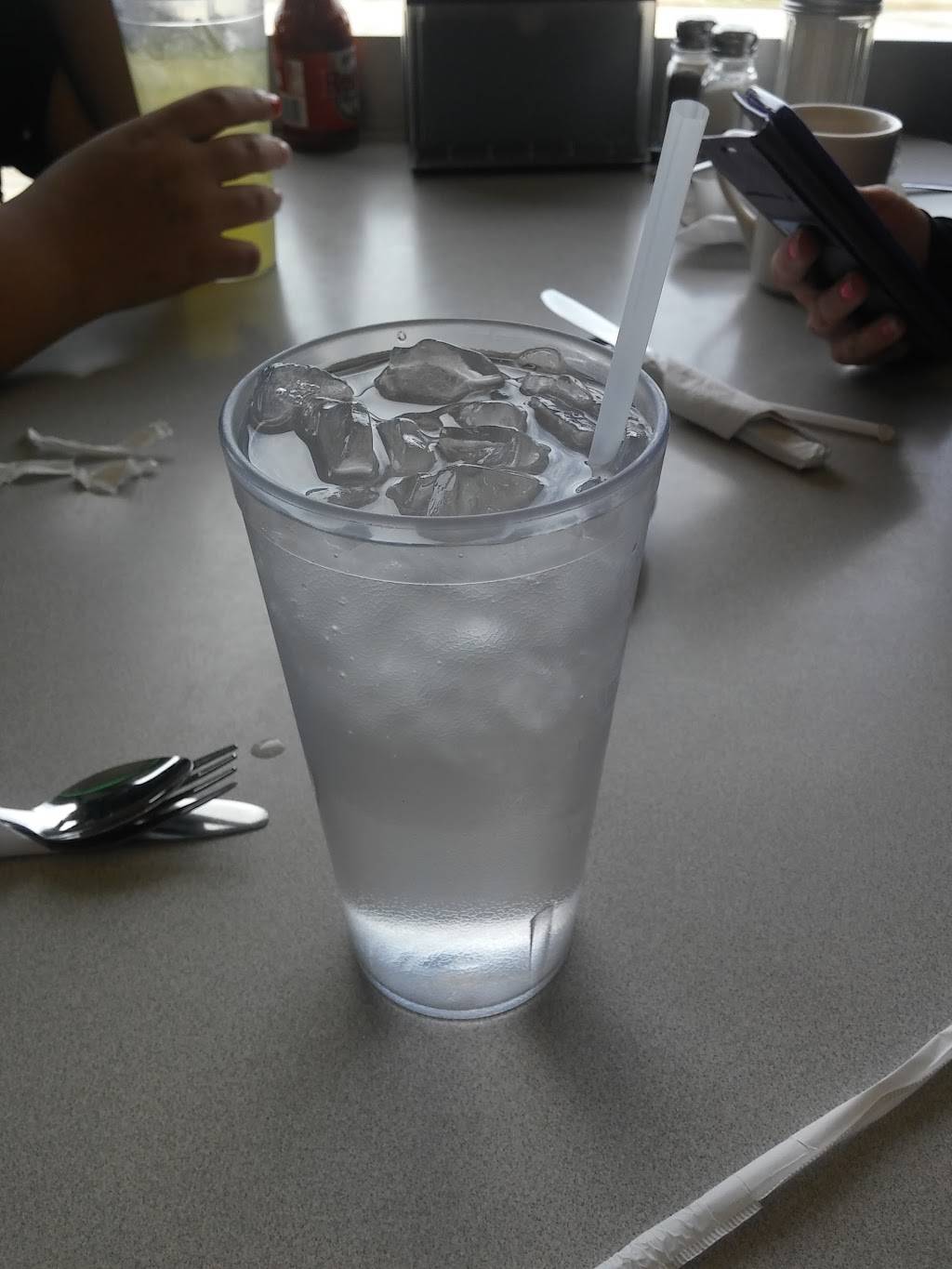 Briskets | restaurant | 2474 Navarre Ave, Oregon, OH 43616, USA | 4196910022 OR +1 419-691-0022