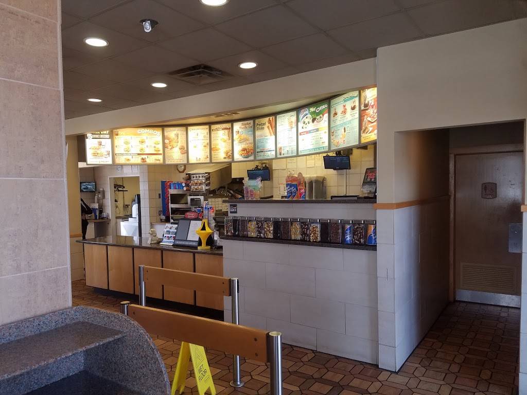 Dairy Queen Grill & Chill | restaurant | 910 Gay Dr, Neenah, WI 54956, USA | 9207221824 OR +1 920-722-1824