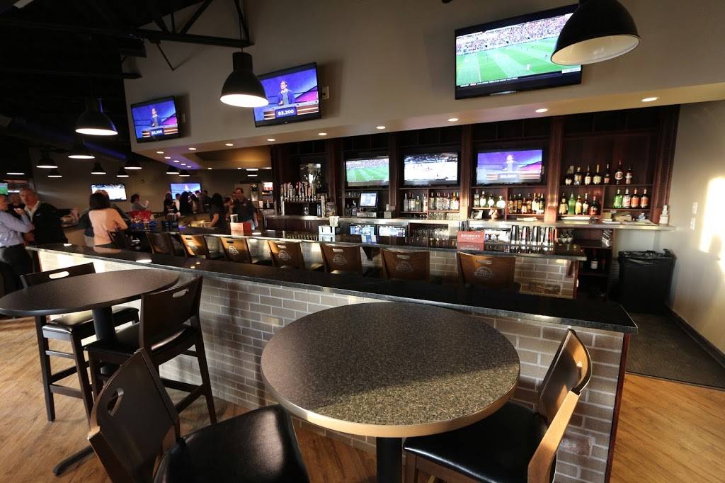 1911 Grill | restaurant | 1067 N Main St, Speedway, IN 46224, USA | 3177315031 OR +1 317-731-5031