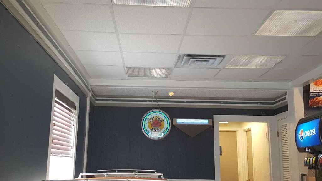 Long John Silvers | restaurant | 400 S 1st St, La Grange, KY 40031, USA | 5022227008 OR +1 502-222-7008