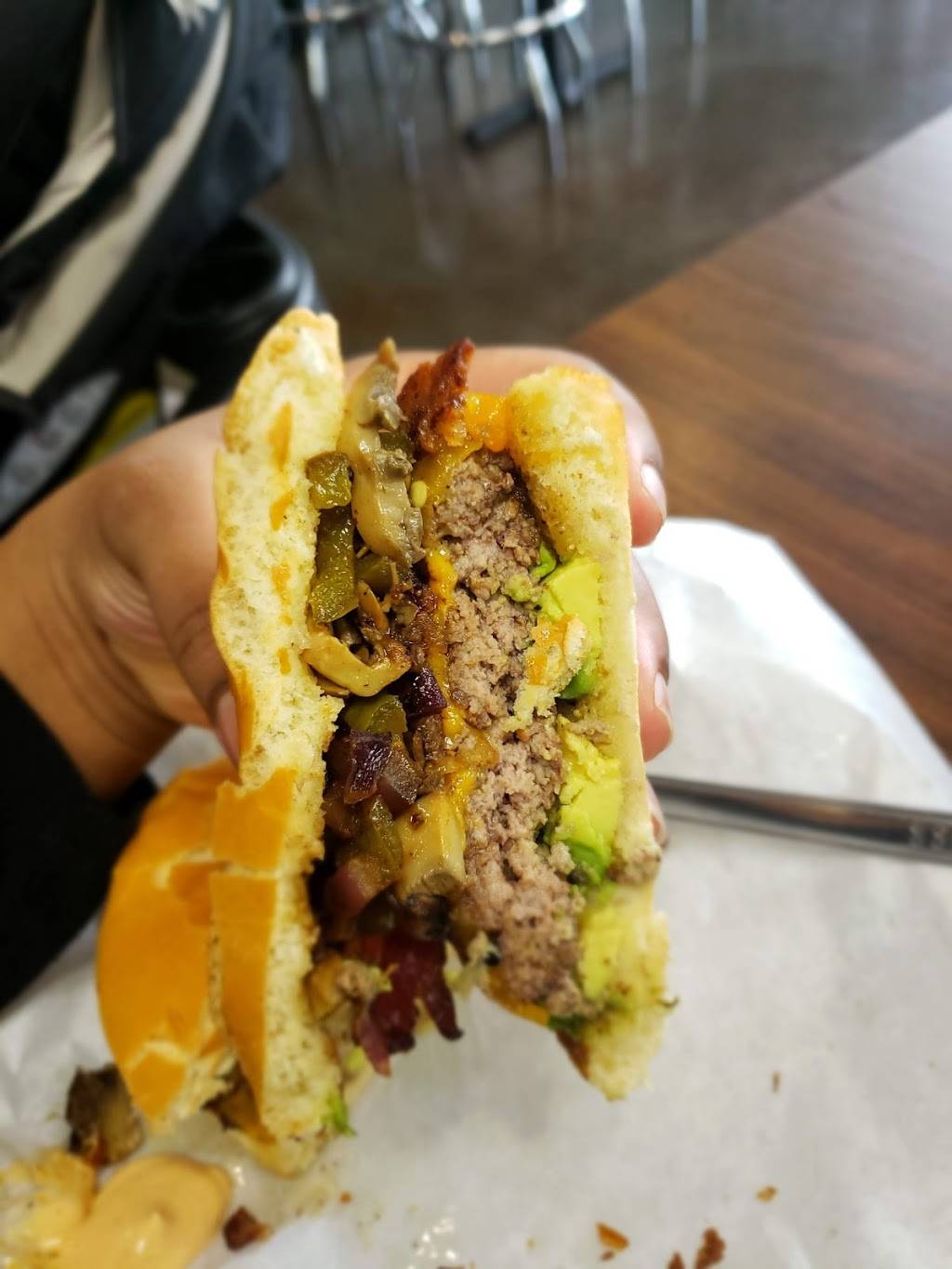 JCs Burger House | restaurant | 401 W President George Bush Hwy, Richardson, TX 75080, USA | 9722840988 OR +1 972-284-0988