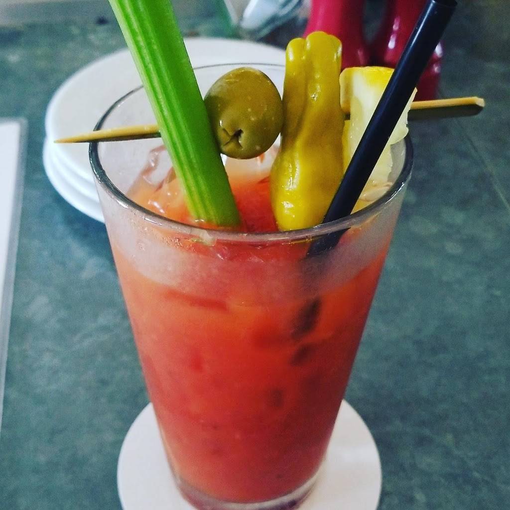 Roberts Maine Grill | restaurant | 326 US-1, Kittery, ME 03904, USA | 2074390300 OR +1 207-439-0300