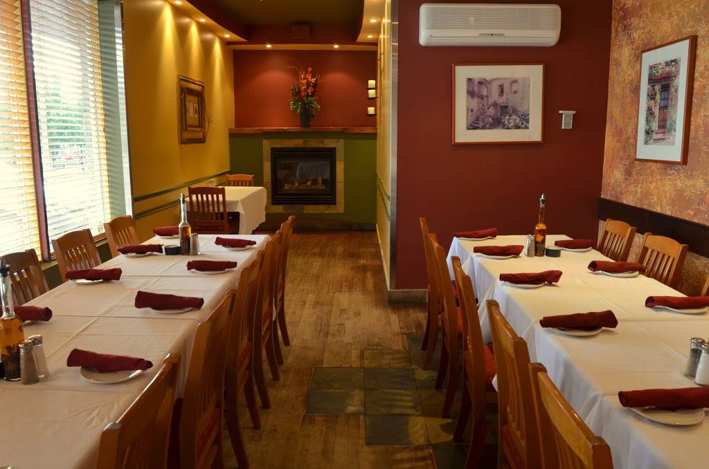 Biagios Italian Kitchen | restaurant | 1394 Richmond Rd, Ottawa, ON K2B 6R8, Canada | 6138280770 OR +1 613-828-0770