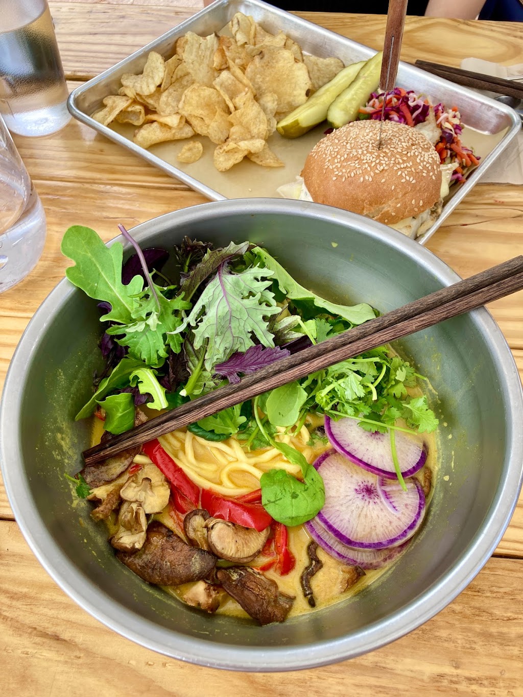 Yodelin broth company and beer garden | restaurant | 633 Front St #1346, Leavenworth, WA 98826, USA | 5098884555 OR +1 509-888-4555