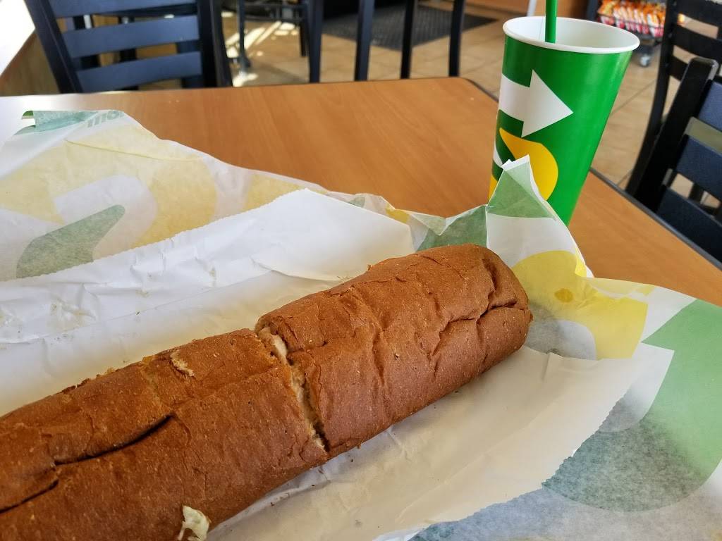Subway Restaurants | restaurant | 6352 N Milwaukee Ave, Chicago, IL 60646, USA | 7737635150 OR +1 773-763-5150