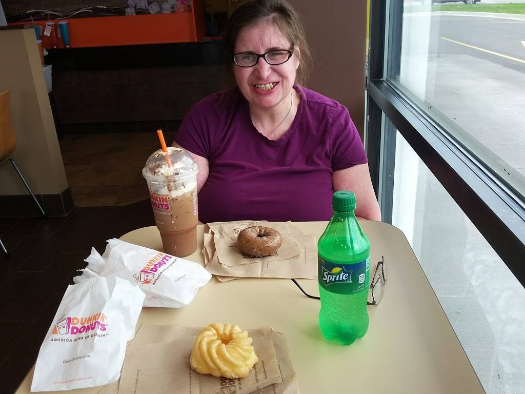 Dunkin | bakery | 1220 18th Street Suite 120, Silvis, IL 61282, USA | 3097921227 OR +1 309-792-1227
