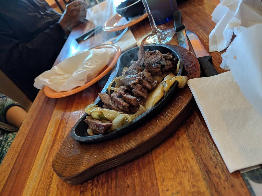 Tiagos Cabo Grille | restaurant | 8403 TX-151 #101, San Antonio, TX 78245, USA | 2106473600 OR +1 210-647-3600