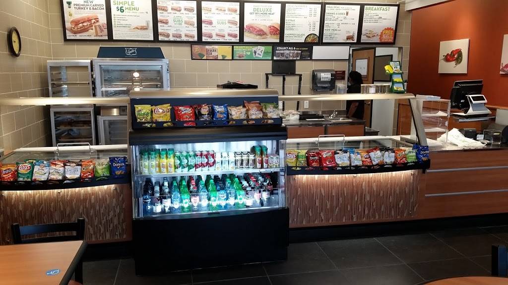 Subway Restaurants | restaurant | 8010 E 106th St, Tulsa, OK 74133, USA | 9183647821 OR +1 918-364-7821