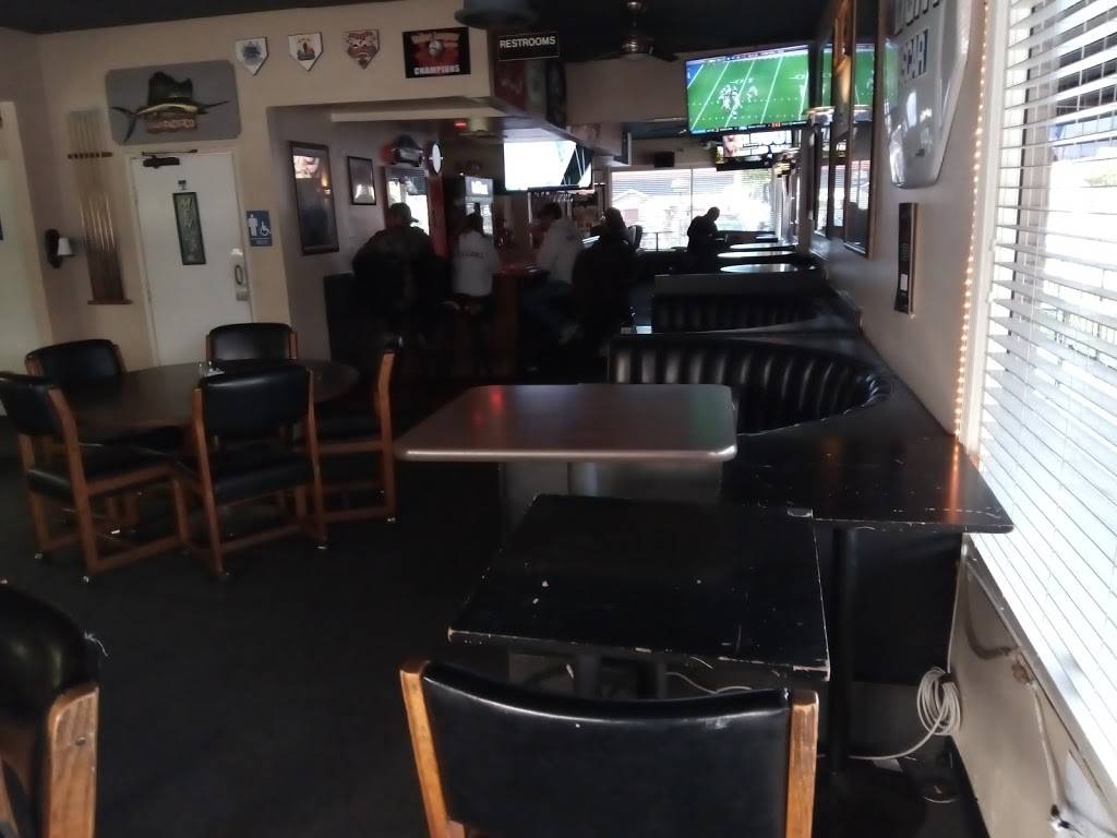 Capri Bar & Grill | restaurant | 320 E Katella Ave, Orange, CA 92867, USA | 7146395320 OR +1 714-639-5320