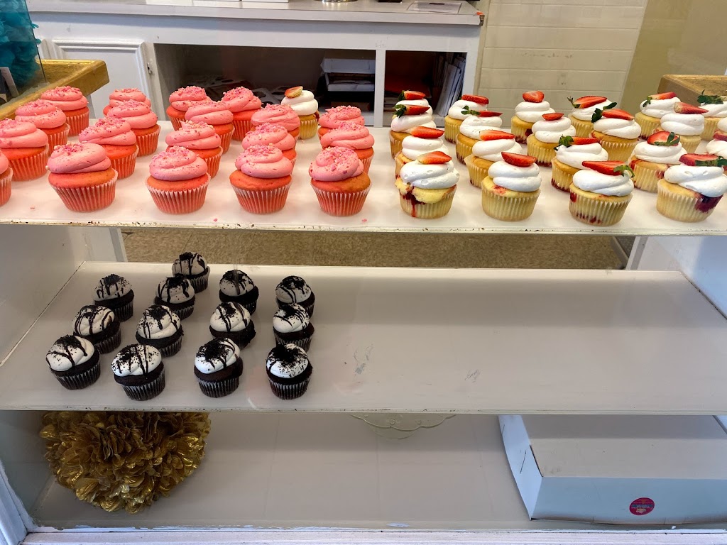 Cupcake Kitchen Houston | bakery | 2533 Southmore Blvd, Houston, TX 77004, USA | 7135570447 OR +1 713-557-0447