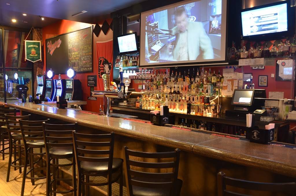 Hometown Sports Bar & Grill | restaurant | 241 E Lincoln Hwy, DeKalb, IL 60115, USA | 8152173325 OR +1 815-217-3325