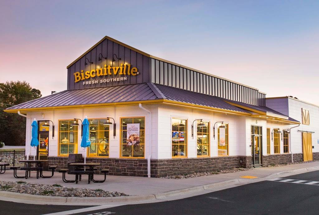 Biscuitville | cafe | 2145 Peters Creek Pkwy, Winston-Salem, NC 27103, USA | 3367235034 OR +1 336-723-5034