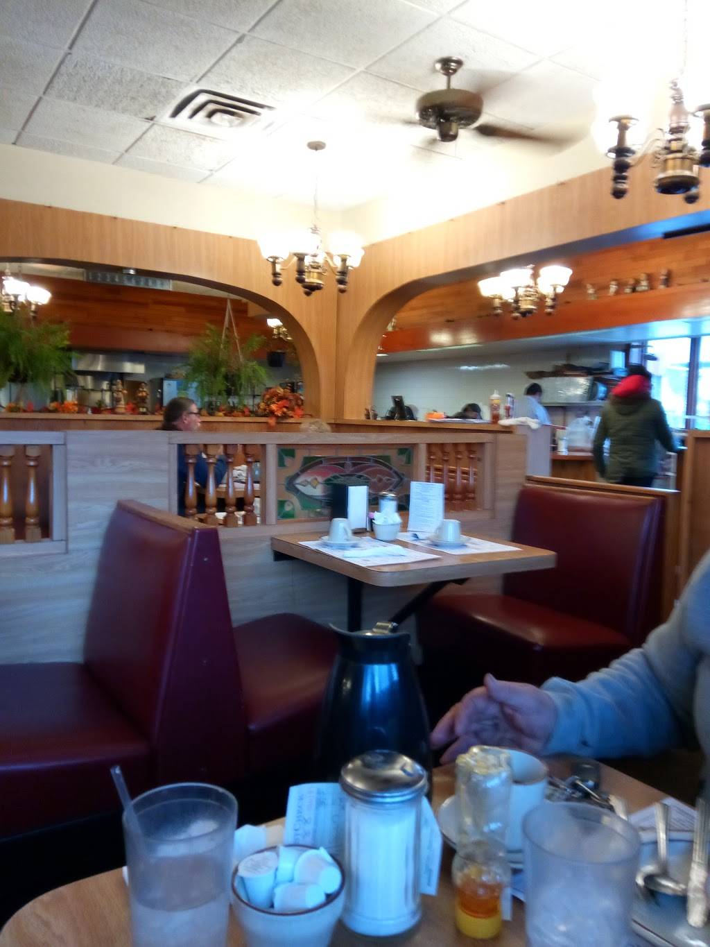 Red Chimney | restaurant | 6501 Fleet Ave, Cleveland, OH 44105, USA | 2164410053 OR +1 216-441-0053