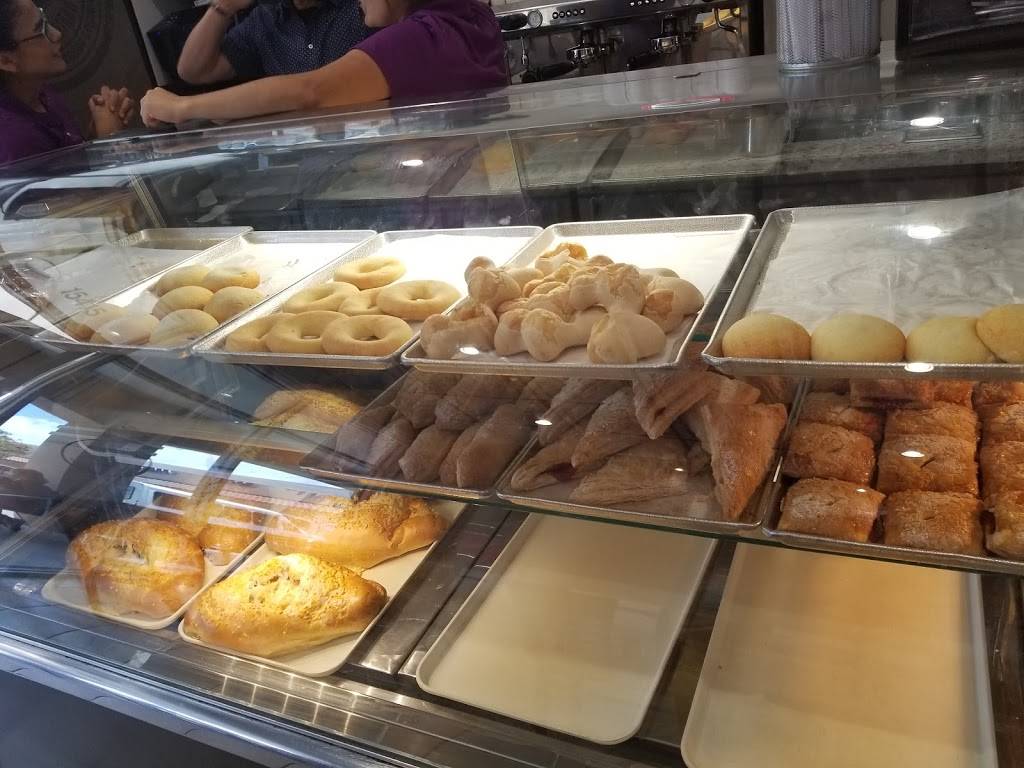 Panaderia 20 De Julio | restaurant | 15415 SW 137th Ave, Miami, FL 33177, USA | 3053789428 OR +1 305-378-9428