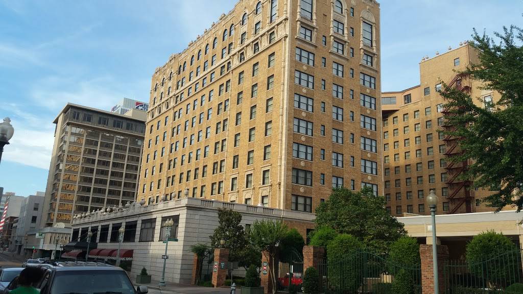 Flying Fish | restaurant | 105 S 2nd St, Memphis, TN 38103, USA | 9015228228 OR +1 901-522-8228