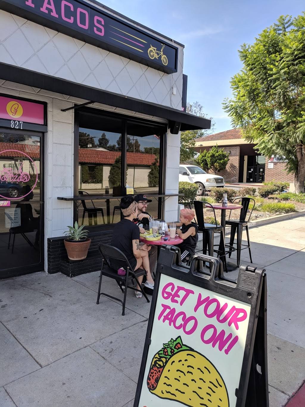 Gonzos Tacos | restaurant | 825 N Harbor Blvd, Fullerton, CA 92832, USA | 8889458226 OR +1 888-945-8226
