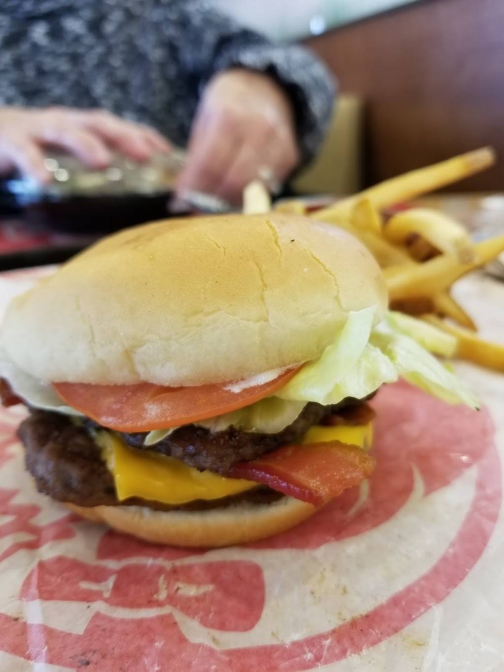 Wendys | restaurant | 433 Boardman Poland Rd, Boardman, OH 44512, USA | 3306292805 OR +1 330-629-2805