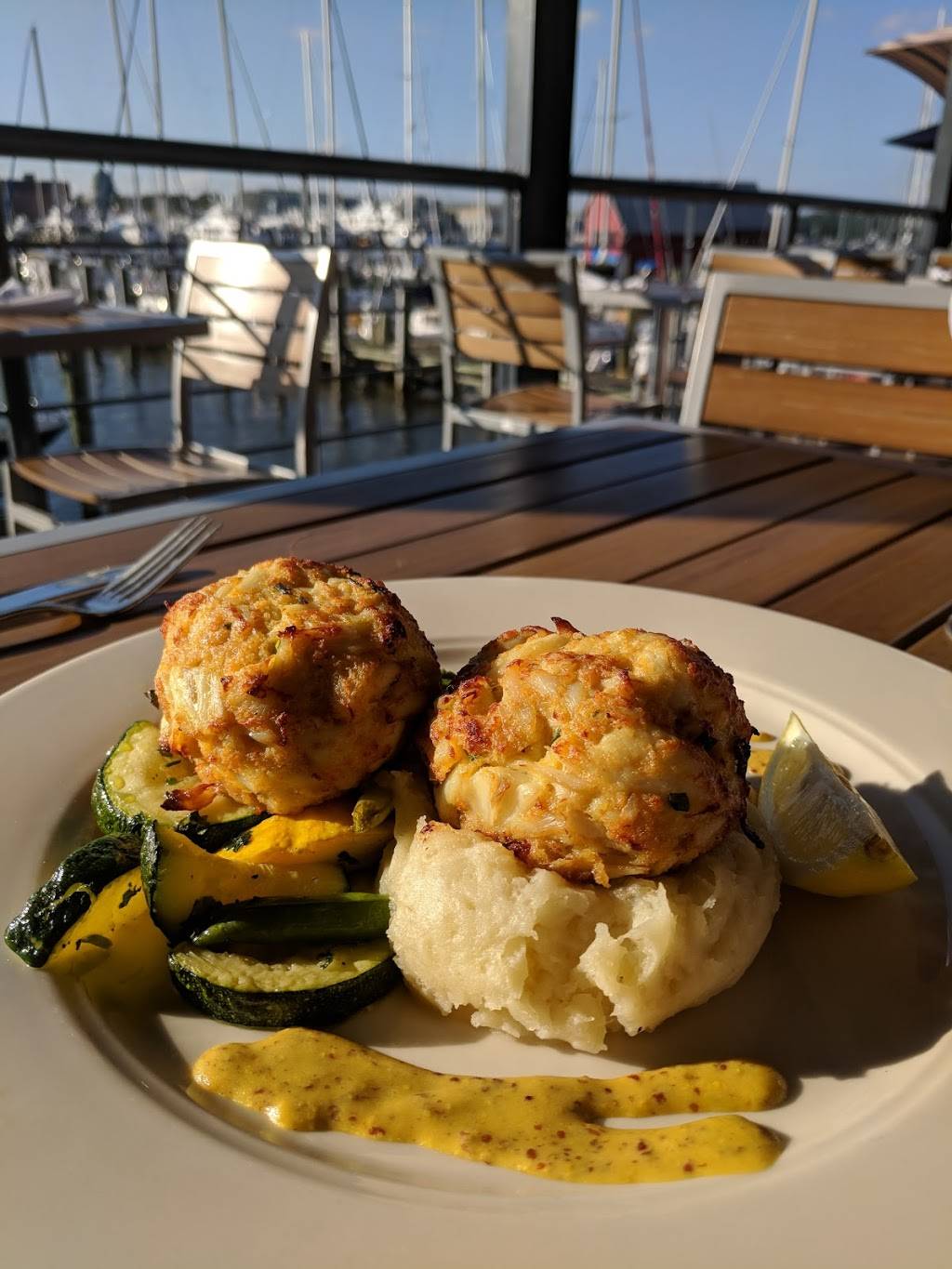 Carrols Creek Cafe | restaurant | 410 Severn Ave #100, Annapolis, MD 21403, USA | 4102638102 OR +1 410-263-8102