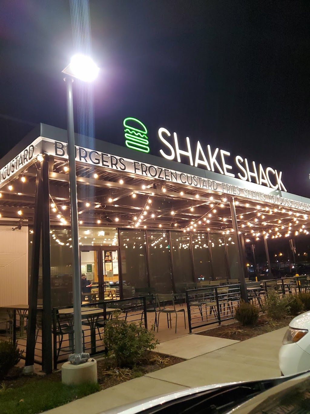 Shake Shack Menlo Park | restaurant | 1521A US-1, Edison, NJ 08837, USA | 7323954376 OR +1 732-395-4376