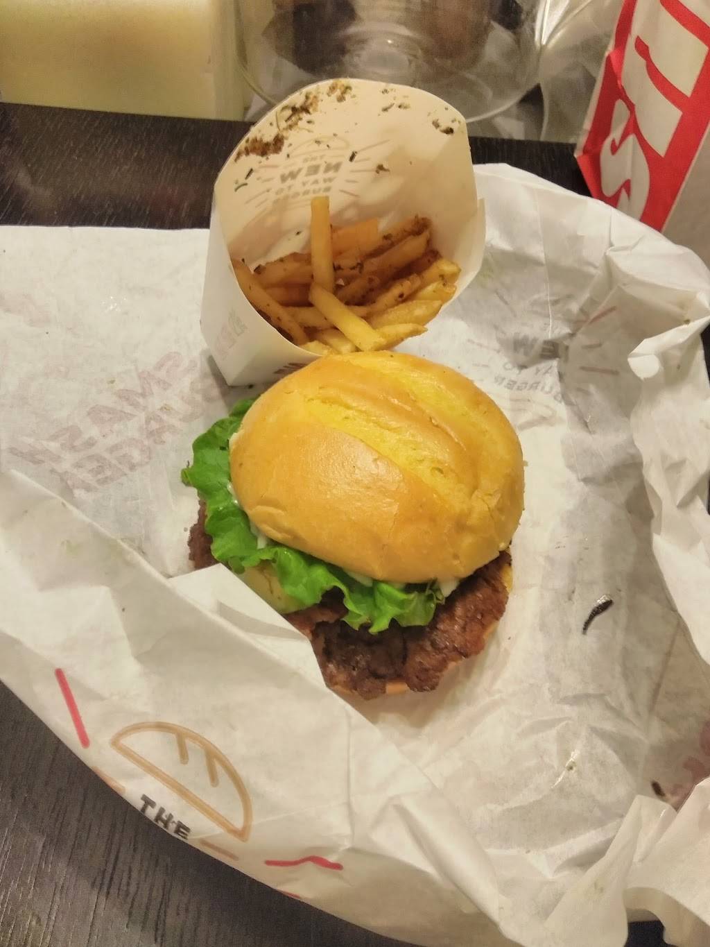 Smashburger | restaurant | 5870 W Thunderbird Rd, Glendale, AZ 85306, USA | 6024394050 OR +1 602-439-4050