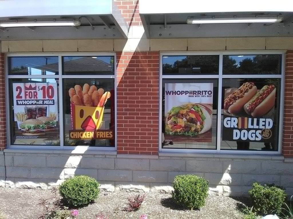 Burger King | restaurant | 7523 N Clark St, Chicago, IL 60626, USA | 8722085894 OR +1 872-208-5894