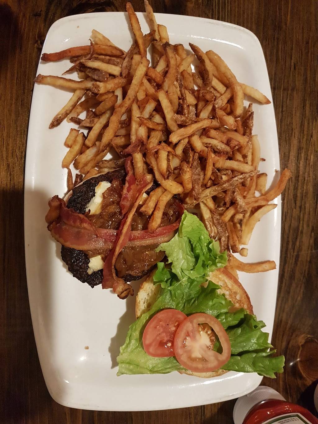 Union Social Eatery | restaurant | 21 St Clair Ave W, Toronto, ON M4V 1K7, Canada | 4169013456 OR +1 416-901-3456