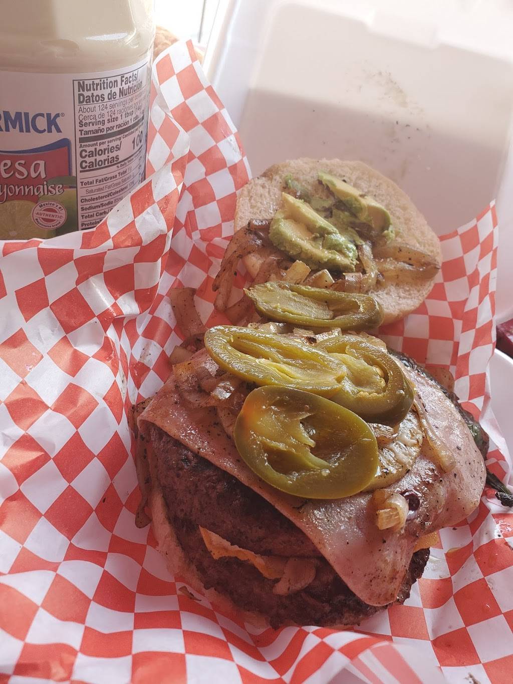 Hamburguesas y micheladas lupe | restaurant | 3460 W Walnut St, Garland, TX 75042, USA | 2146648719 OR +1 214-664-8719