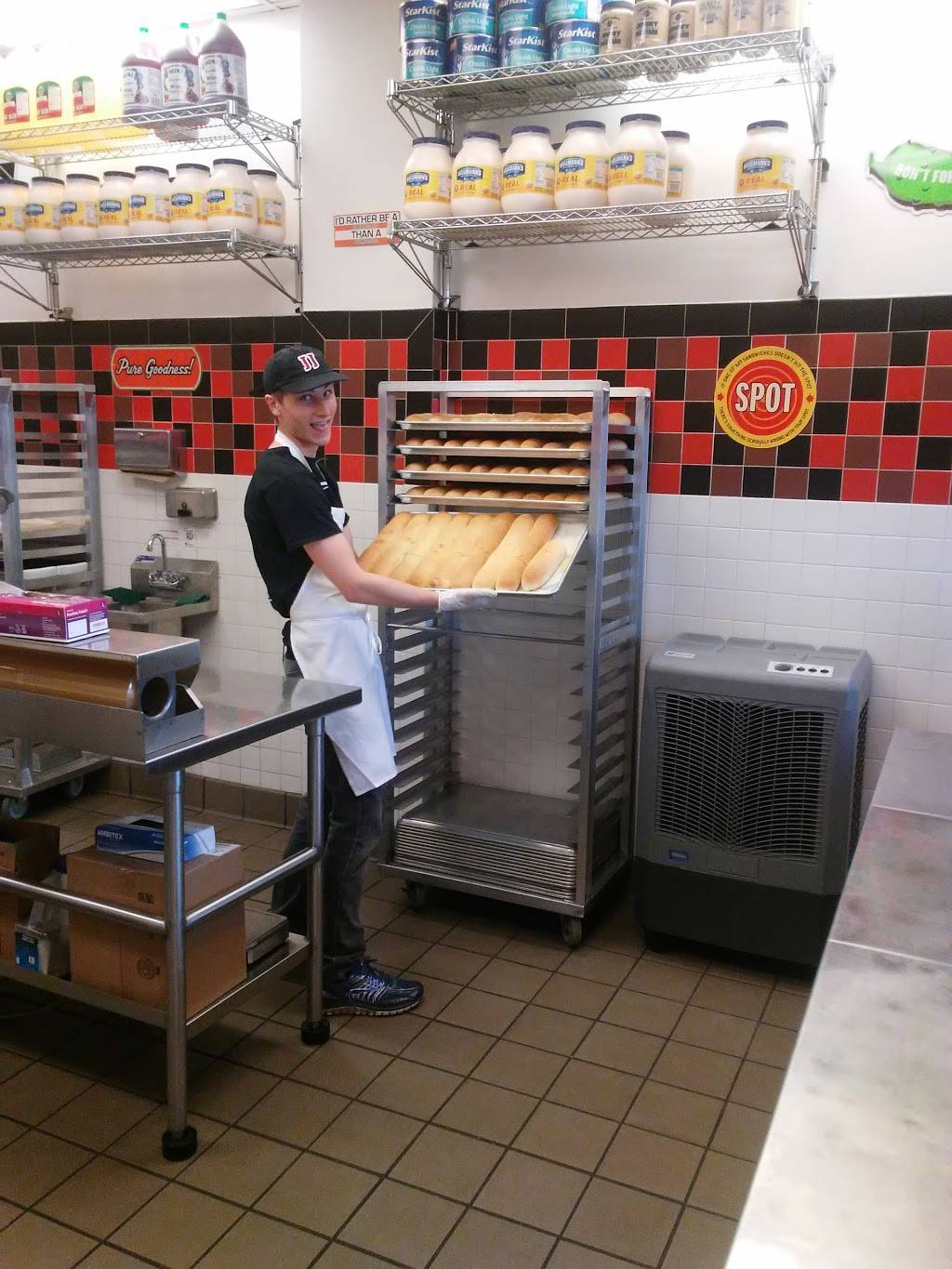 Jimmy Johns | meal delivery | 820 Central Ave, Highland Park, IL 60035, USA | 8476819440 OR +1 847-681-9440