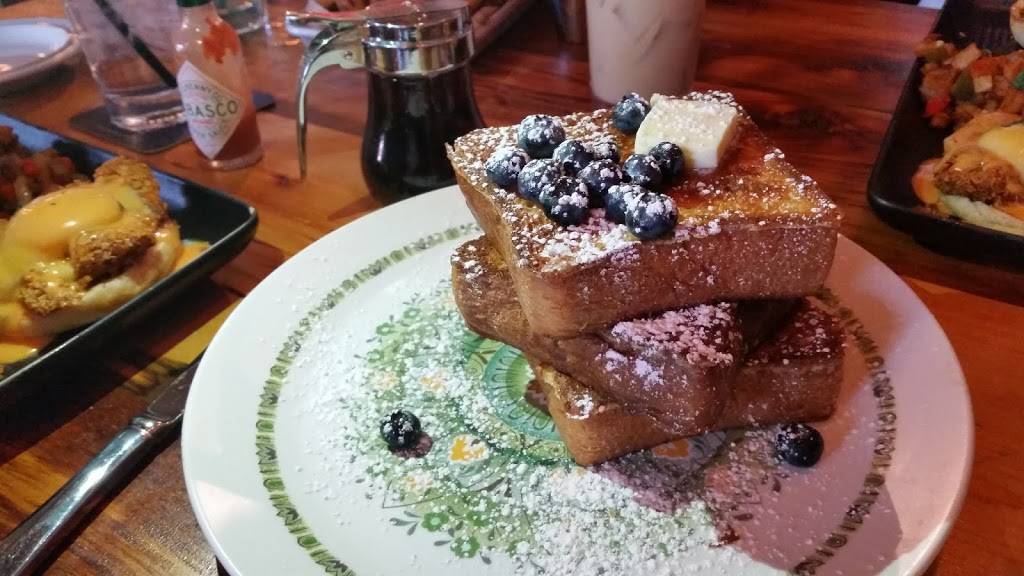 The Playwright Bar | restaurant | 658 E Broadway, South Boston, MA 02127, USA | 6172692537 OR +1 617-269-2537