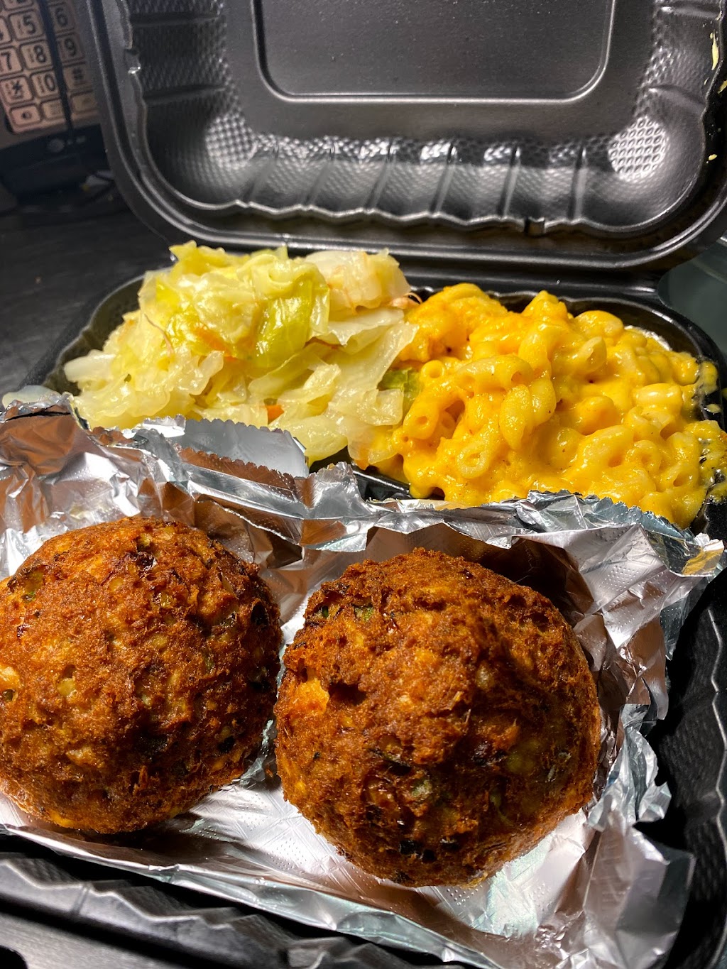 jumpin out the pot | restaurant | 3605 W Rogers Ave, Baltimore, MD 21215, USA | 4105422158 OR +1 410-542-2158