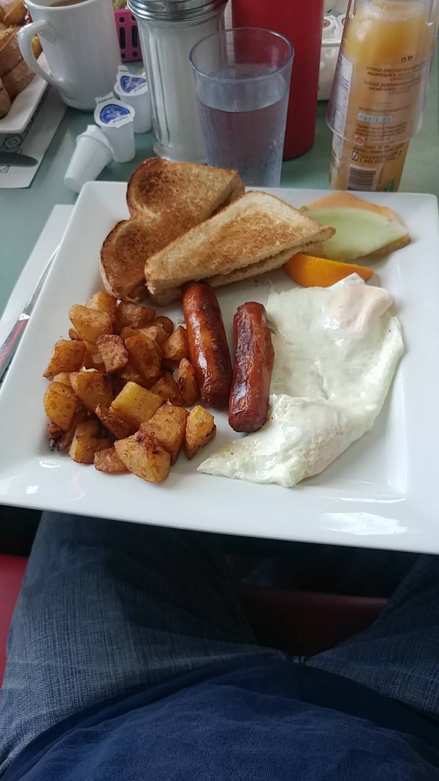 La Belle Province | restaurant | 8400 Boulevard Henri-Bourassa #167, Québec, QC G1G 4E2, Canada | 5813004831 OR +1 581-300-4831