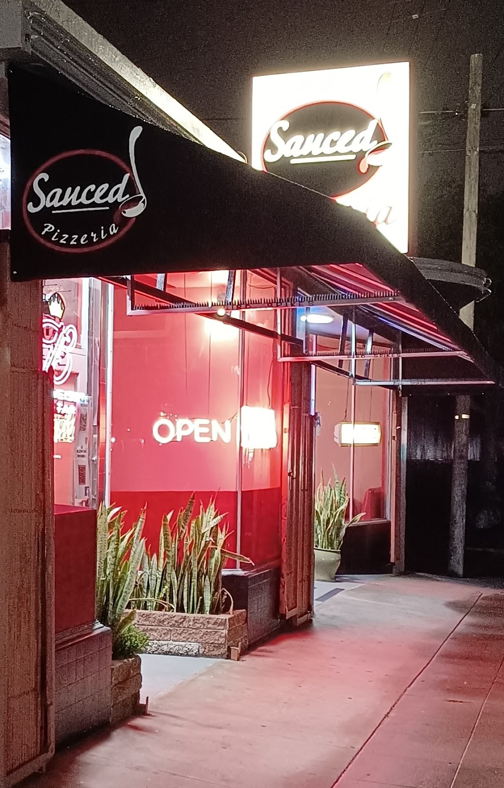 Sauced Pizzeria | restaurant | 4475 Ingraham St, San Diego, CA 92109, USA | 8582037135 OR +1 858-203-7135