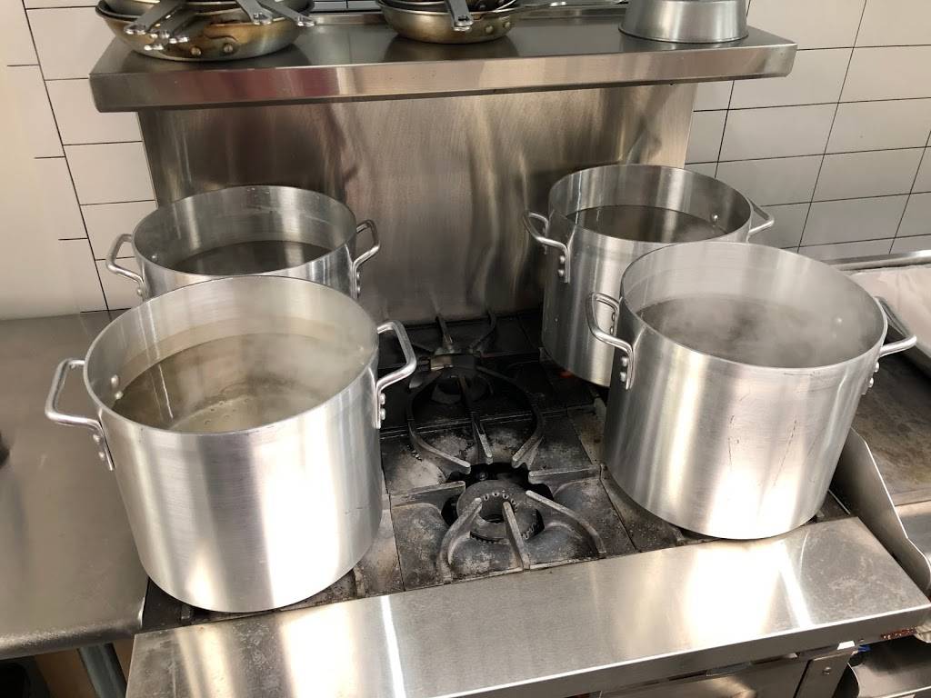 Cincinnati Chili Company | restaurant | 151 E Washington St Unit 200, Orlando, FL 32801, USA | 4077451130 OR +1 407-745-1130