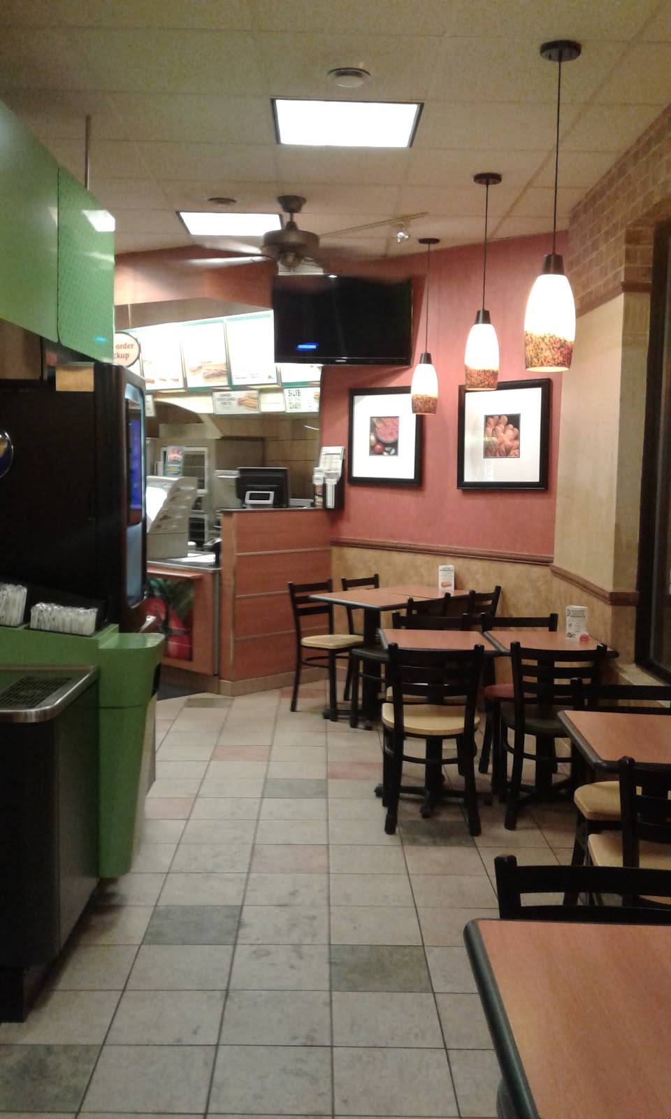 Subway | restaurant | 543 Dundas St E, London, ON N6B 1X1, Canada | 5196421423 OR +1 519-642-1423