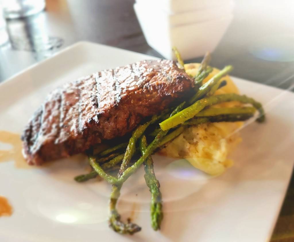 Knosh Eatery and Pub | restaurant | 437 E Mill St, Plymouth, WI 53073, USA | 2626614639 OR +1 262-661-4639