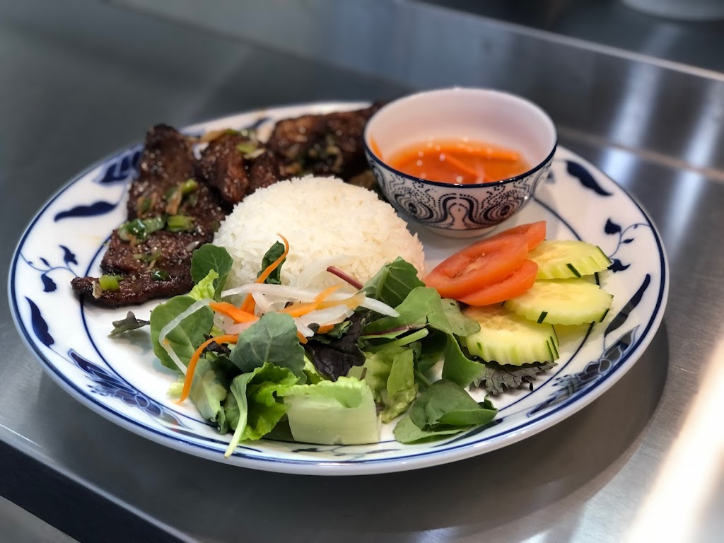 Midtown Pho | restaurant | 424 E Six Forks Rd Suite 105, Raleigh, NC 27609, USA | 9197479899 OR +1 919-747-9899