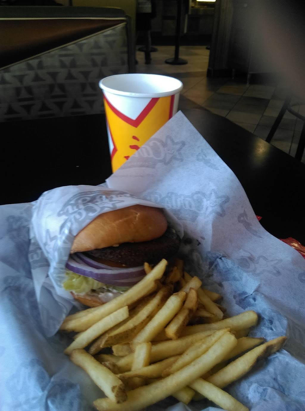 Carls Jr | restaurant | Int. 40, Paseo Ensenada 502, Playas, Playas Coronado, 22000 Tijuana, B.C., Mexico | 016641163089 OR +52 664 116 3089