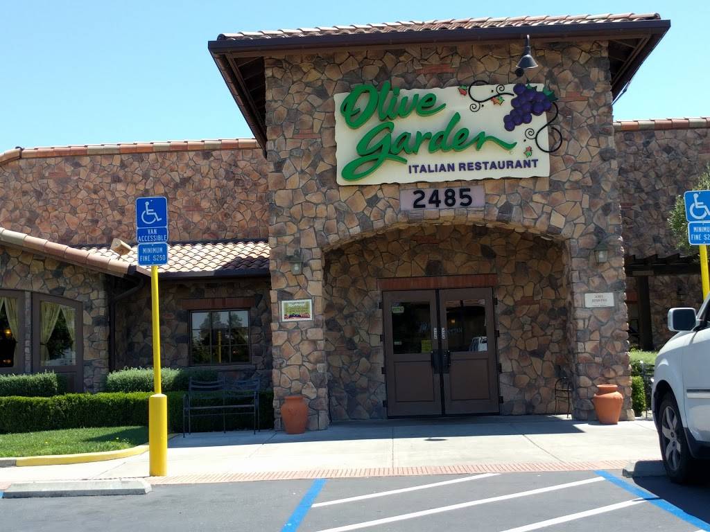Olive Garden Italian Restaurant | meal takeaway | 2485 Iron Point Rd, Folsom, CA 95630, USA | 9169847036 OR +1 916-984-7036