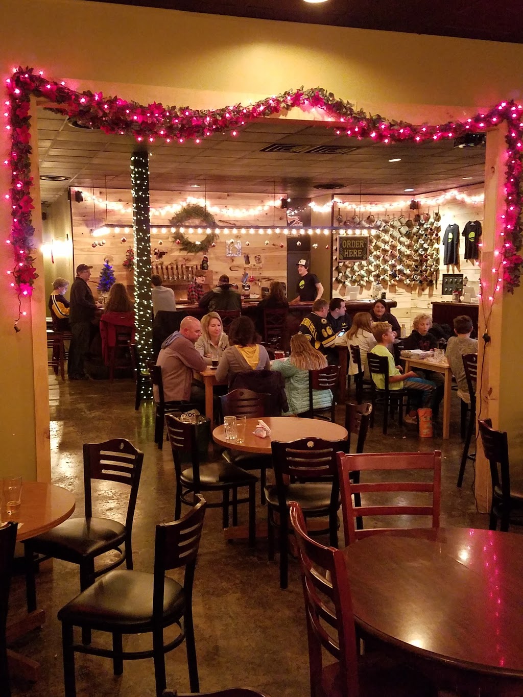 Stony Lake Brewing Co. | restaurant | 447 E Michigan Ave, Saline, MI 48176, USA | 7347574820 OR +1 734-757-4820