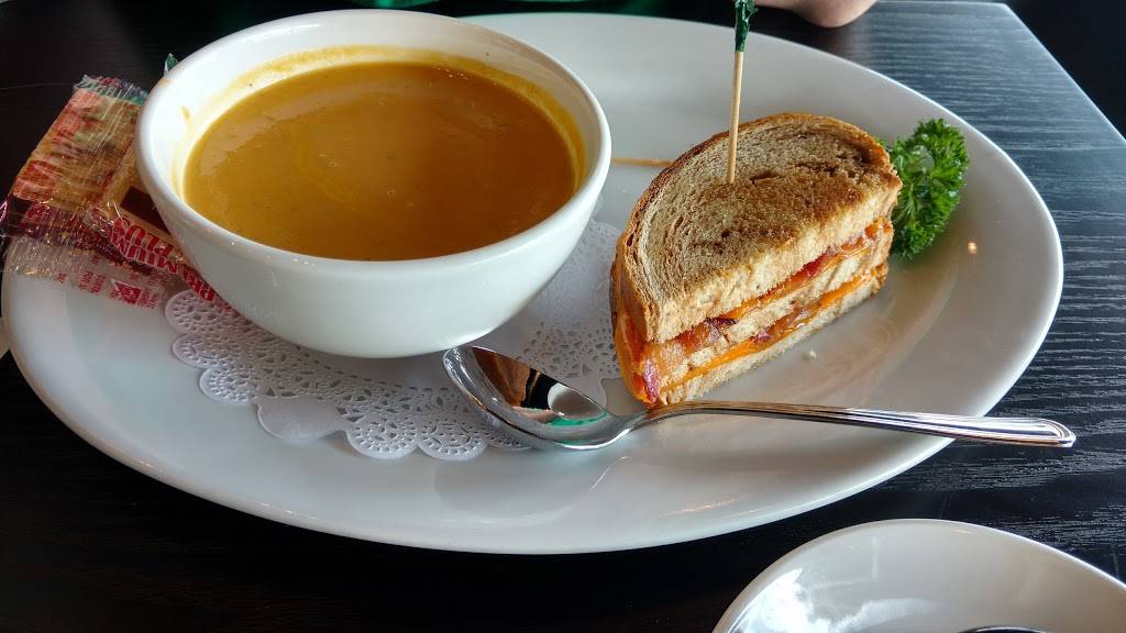 Mackenzie Pub | restaurant | 250 Bayly St W #1, Ajax, ON L1S 3V4, Canada | 2896602584 OR +1 289-660-2584