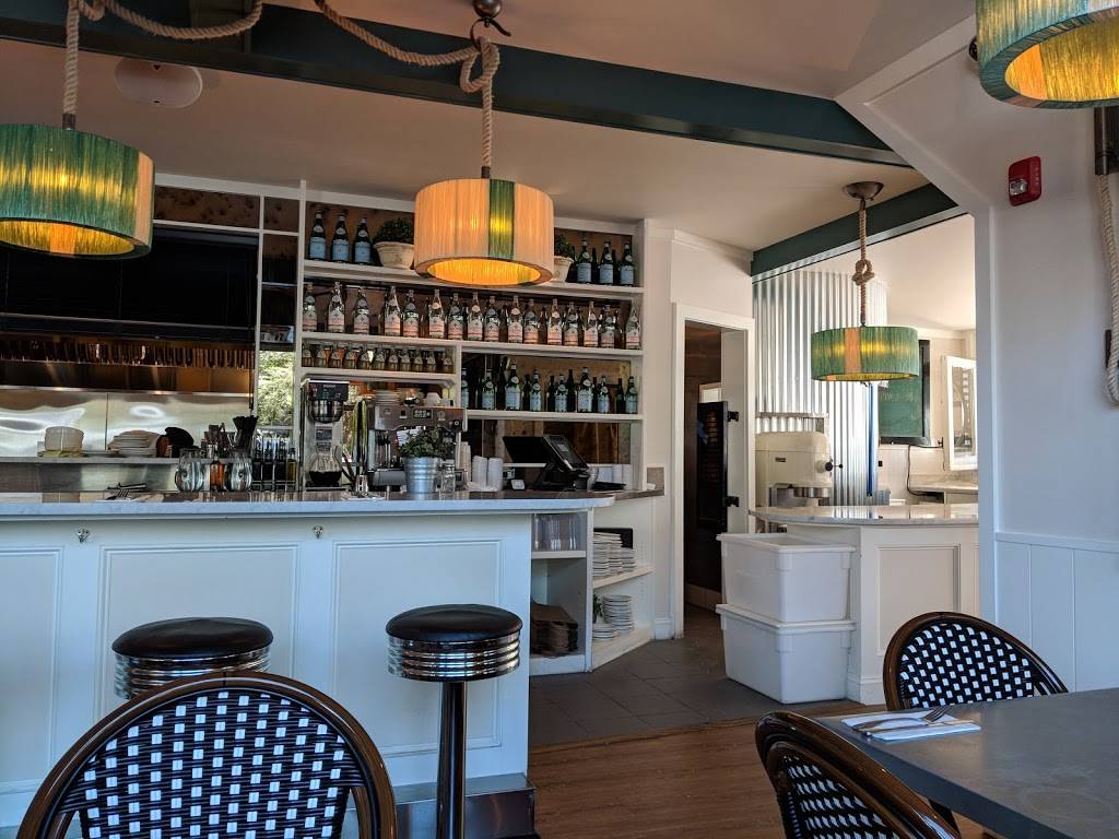 Pasta Beach Newport | restaurant | 138 Bellevue Ave, Newport, RI 02840, USA | 4018472222 OR +1 401-847-2222