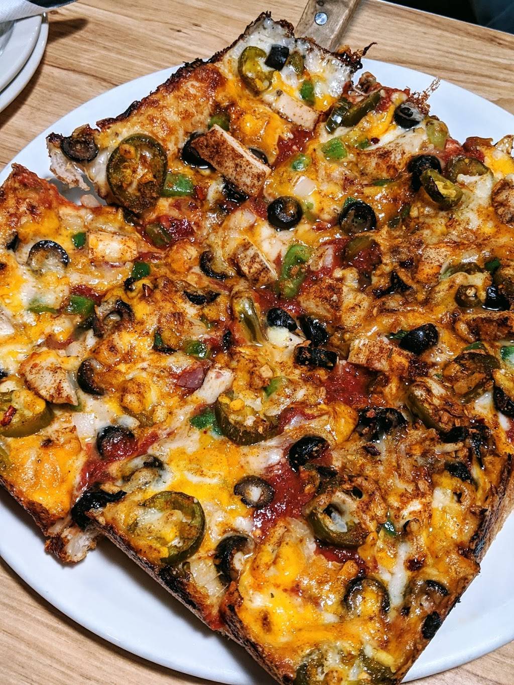 Towne Square Brick Oven Pizza | restaurant | 918 S Rochester Rd, Rochester Hills, MI 48307, USA | 2486502200 OR +1 248-650-2200