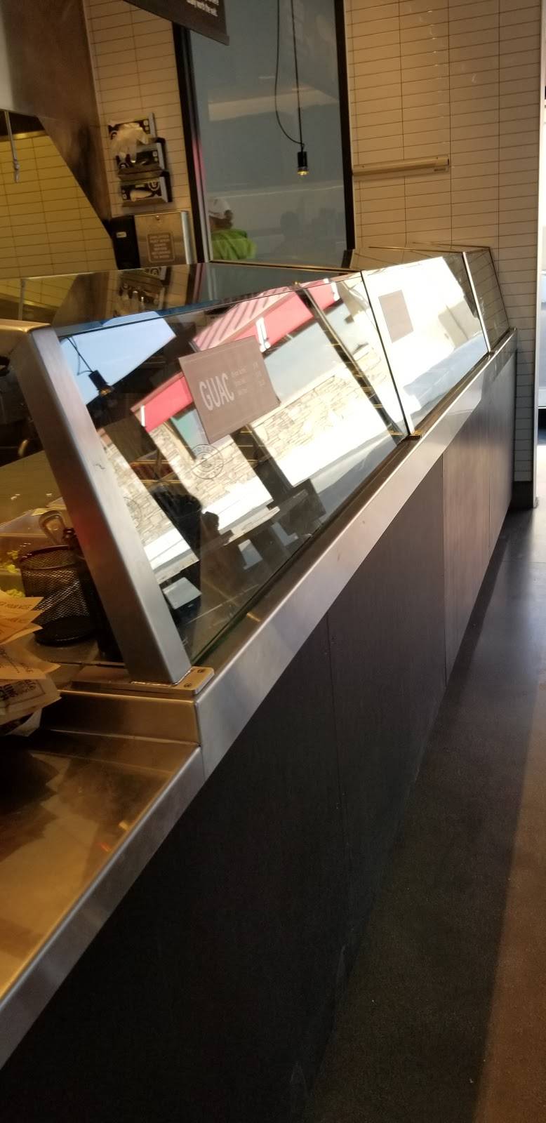 Chipotle Mexican Grill | restaurant | 2630 Mt Vernon Ave Ste 100, Bakersfield, CA 93306, USA | 6618723577 OR +1 661-872-3577