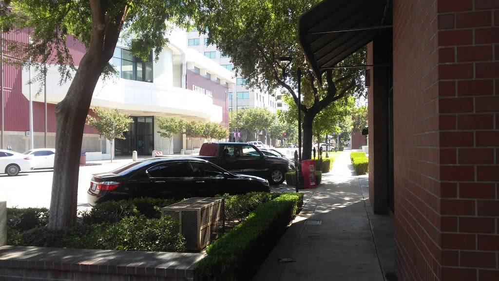 Starbucks | cafe | 2325 Kern St, Fresno, CA 93721, USA | 5594990593 OR +1 559-499-0593