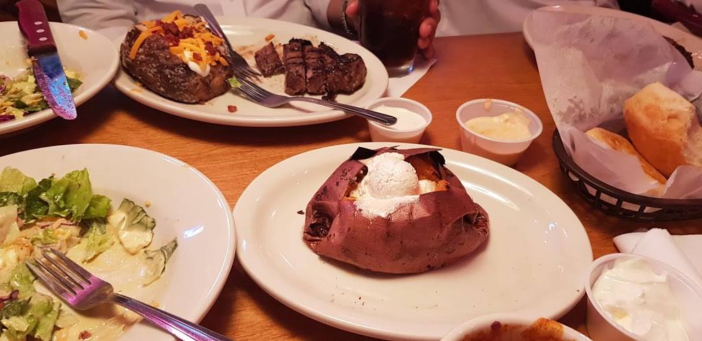 Texas Roadhouse | restaurant | 7525 Eastchase Pkwy, Montgomery, AL 36117, USA | 3343967774 OR +1 334-396-7774