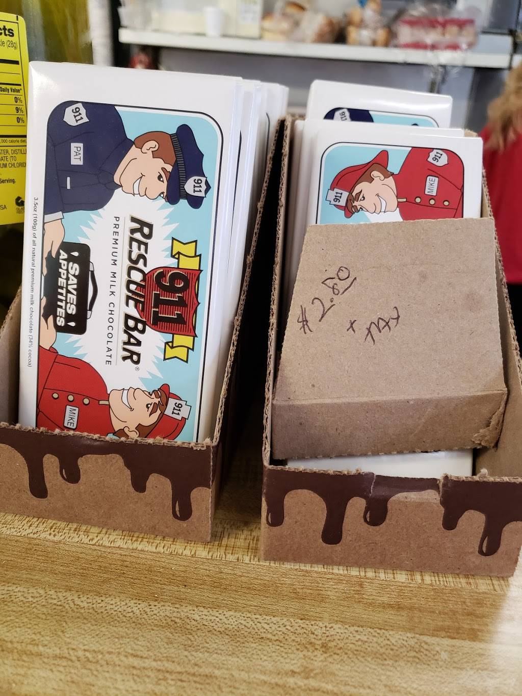 911 Burgers & Dogs | restaurant | 1157 N Westfield St, Feeding Hills, MA 01030, USA | 4137866800 OR +1 413-786-6800