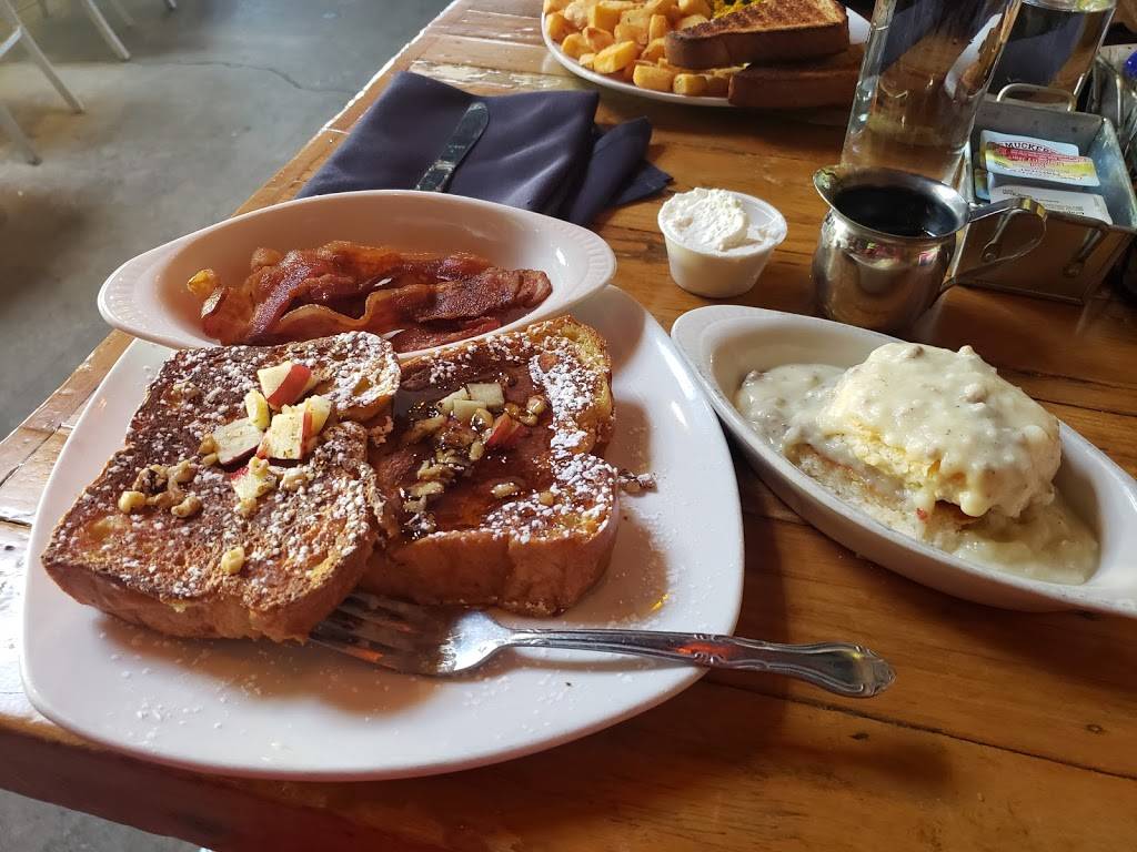 The Garage | restaurant | 1709 N Arlington Pl, Milwaukee, WI 53202, USA | 4142259330 OR +1 414-225-9330